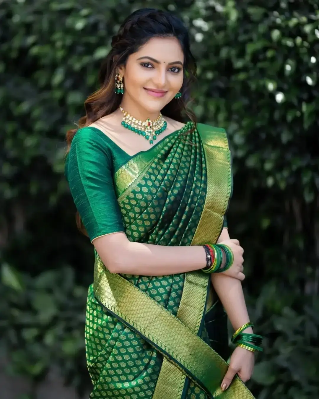 SOUTH INDIAN ACTRESS ATHULYA RAVI IN TRADITIONAL GREEN SAREE